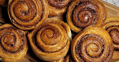 Paprastos mielinės bandelės su cinamonu