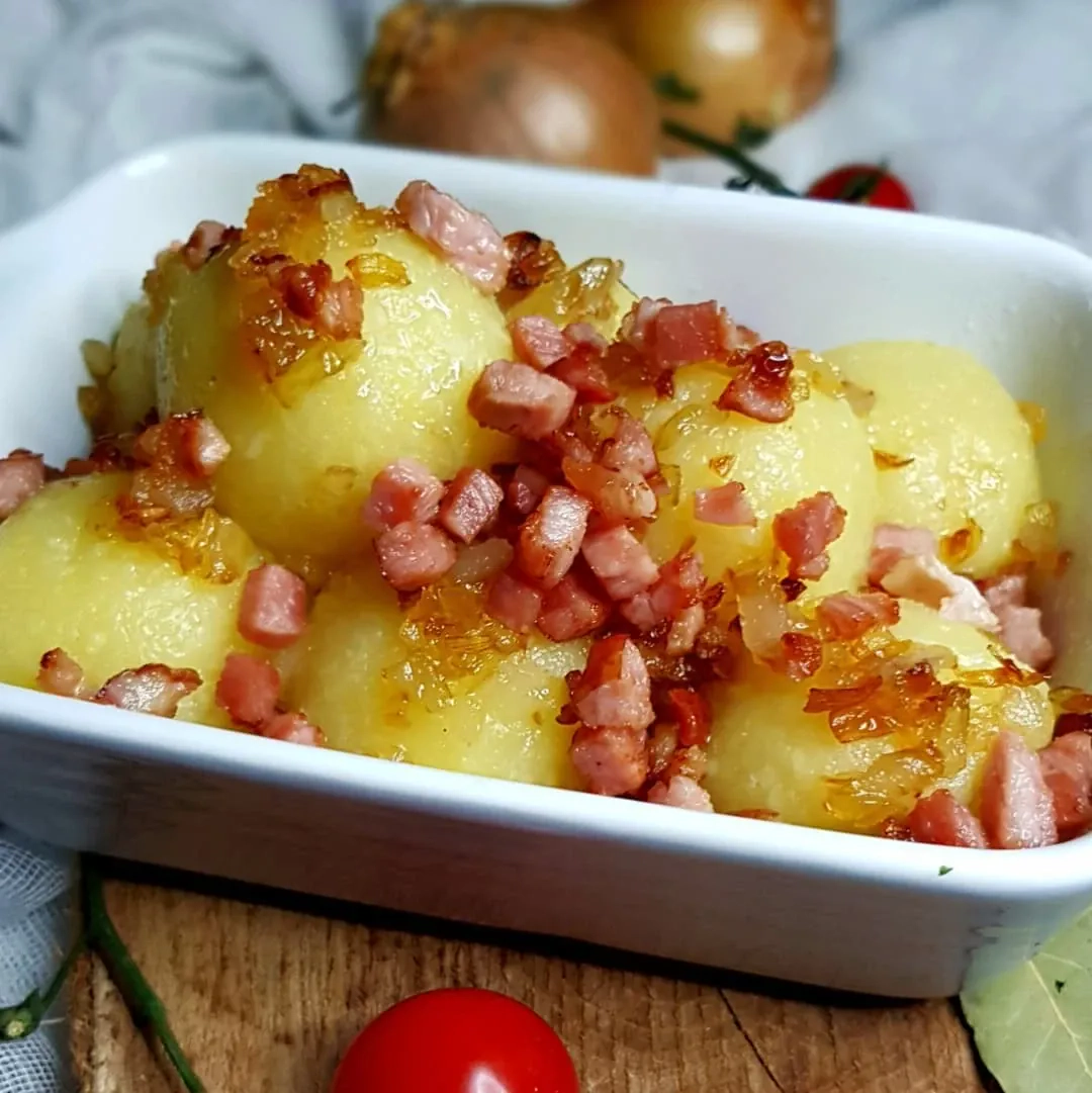 Šilkiniai virtų bulvių kukuliai su varške