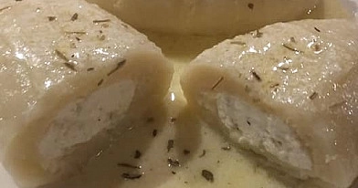 Virtų ir tarkuotų bulvių cepelinai su varške per burokinę tarką