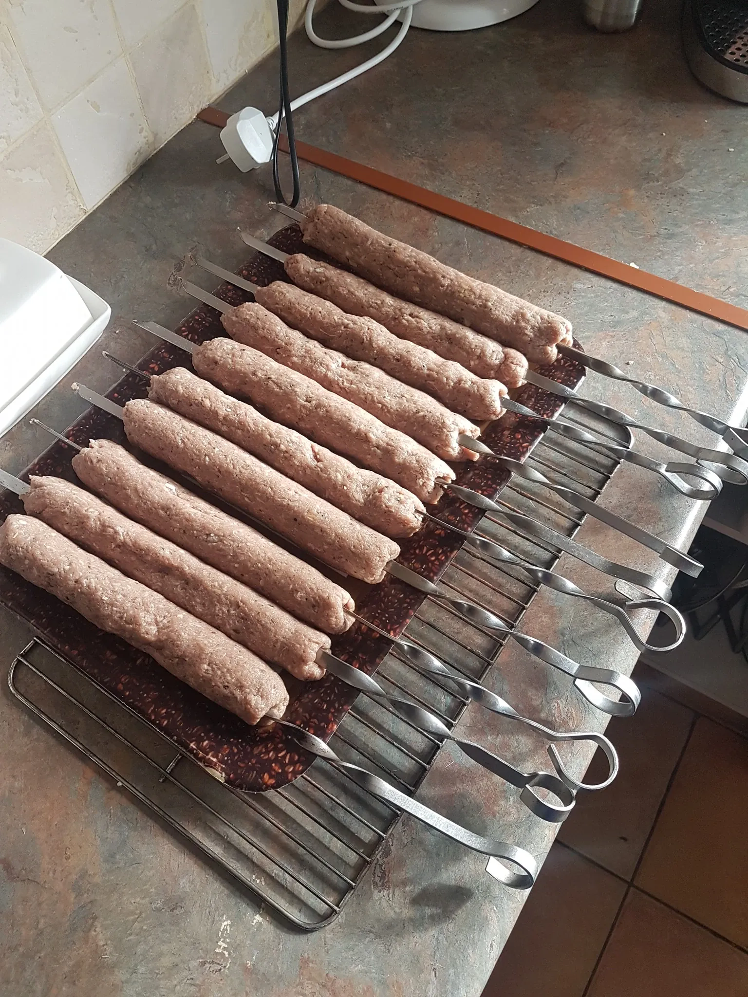 Liulia kebabai iš jautienos ir avienos, kepti ant grotelių