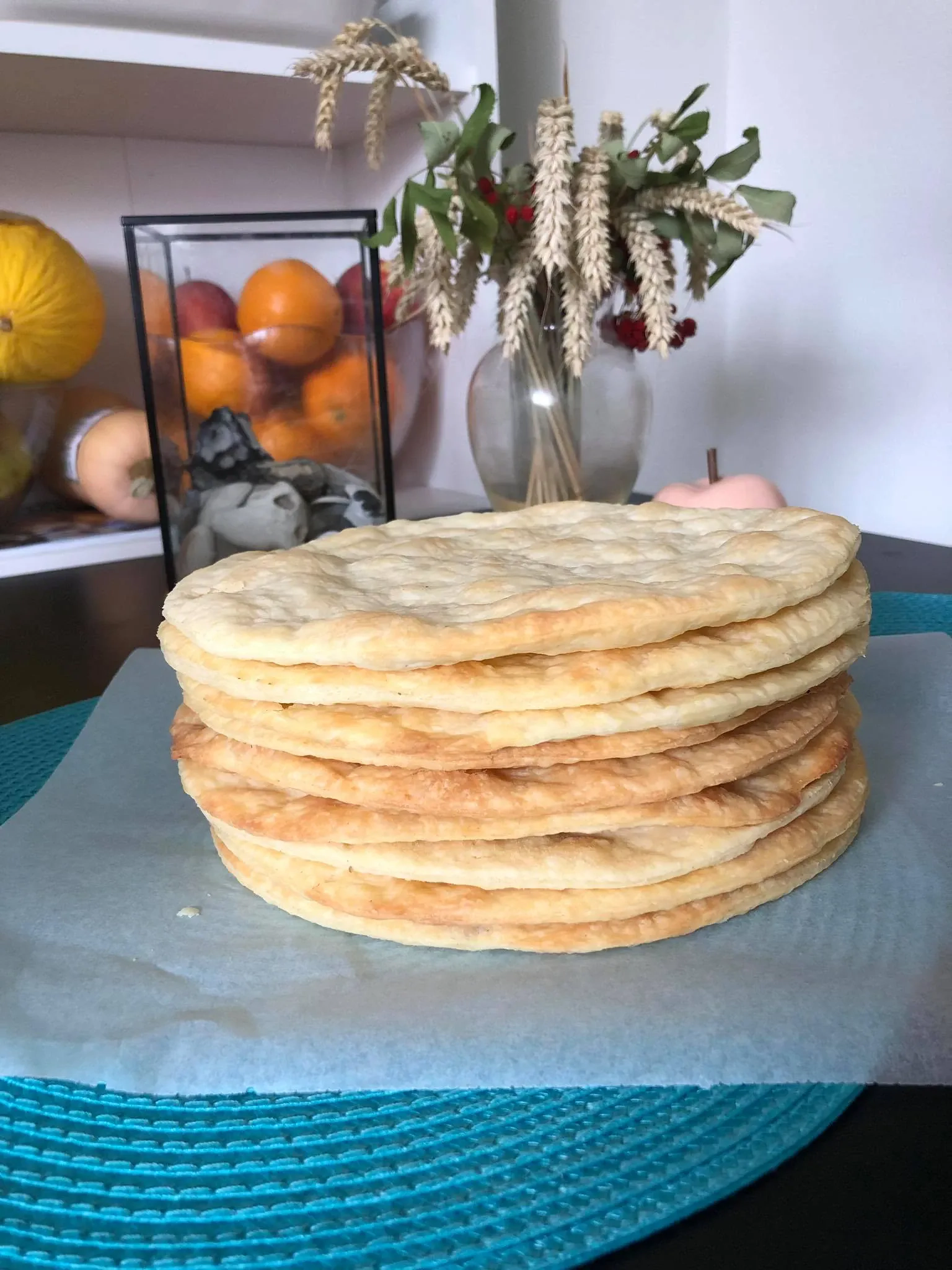 Tortas "Napoleonas" su citrininiu sutirštinto pieno kremu Tortas "Napoleonas" su citrininiu sutirštinto pieno kremu