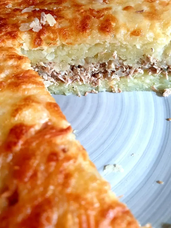 Sluoksniuotas močiutės bulvių plokštainis - kugelis su faršu