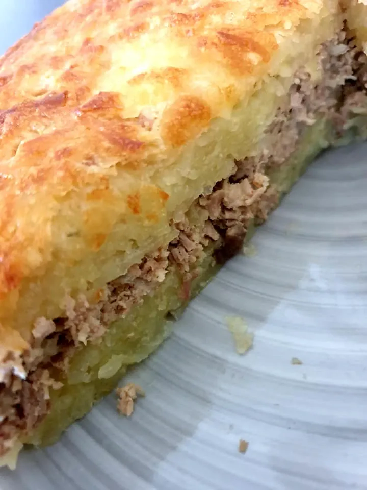 Sluoksniuotas močiutės bulvių plokštainis - kugelis su faršu