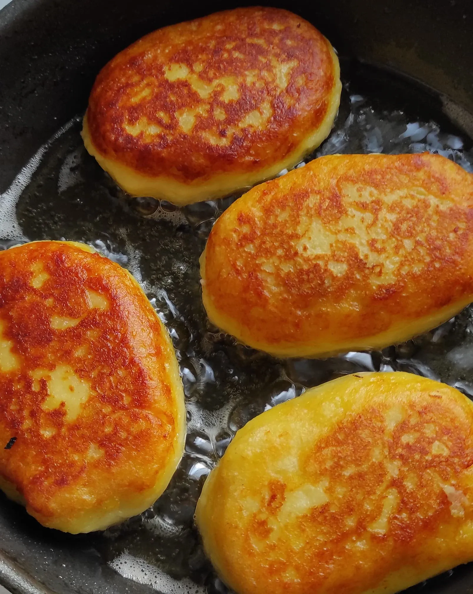 Vegetariški žemaičių blynai su pievagrybiais ir svogūnais