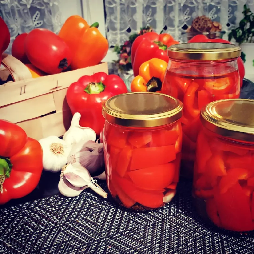 Su medumi marinuotos paprikos