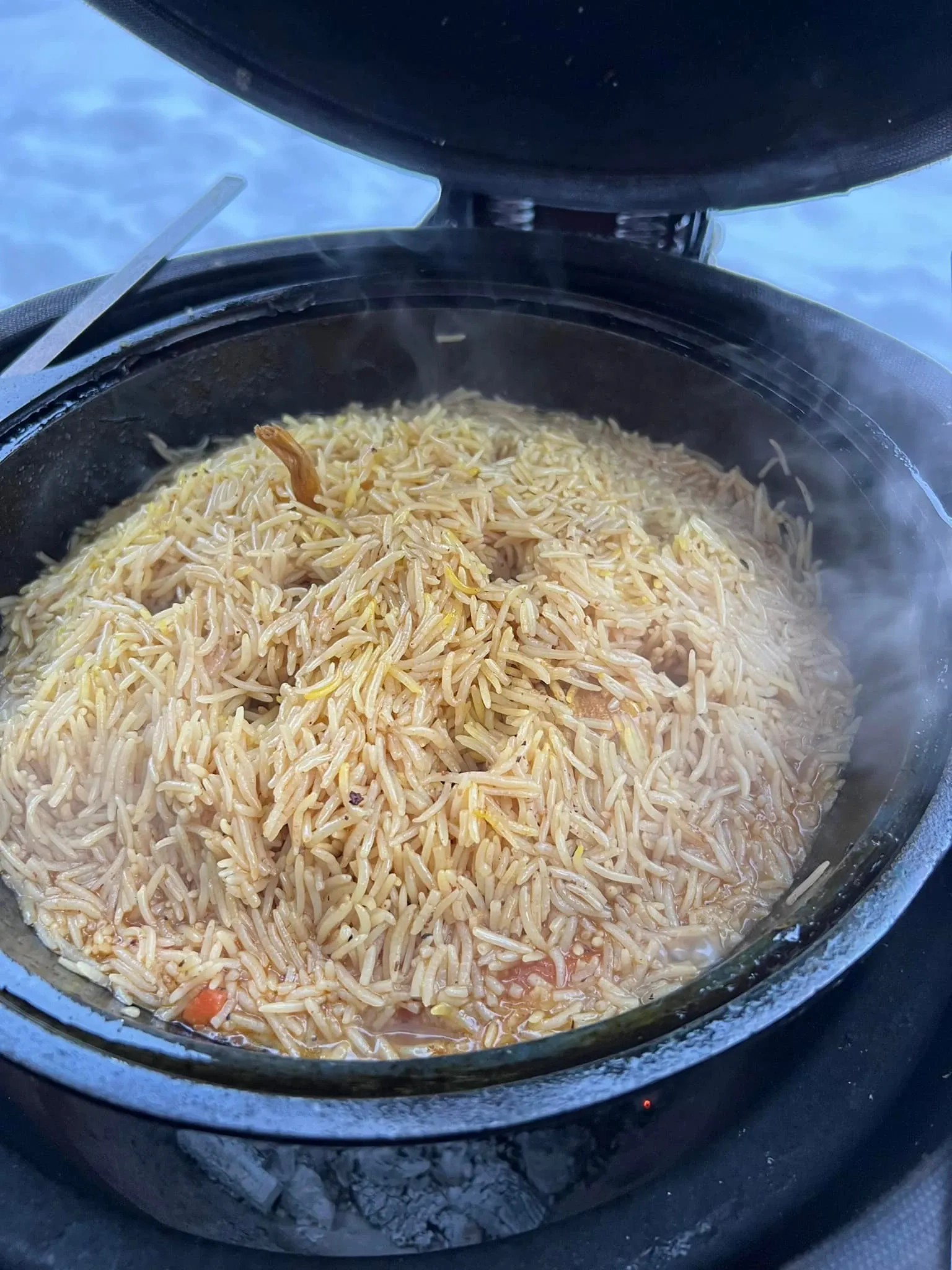 Plovas mini kazane su kiaulienos sprandine ir morkomis