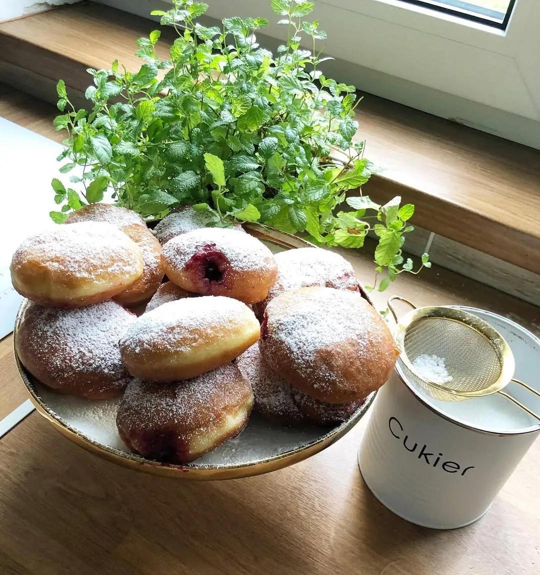 Mielinės spurgos su džemu