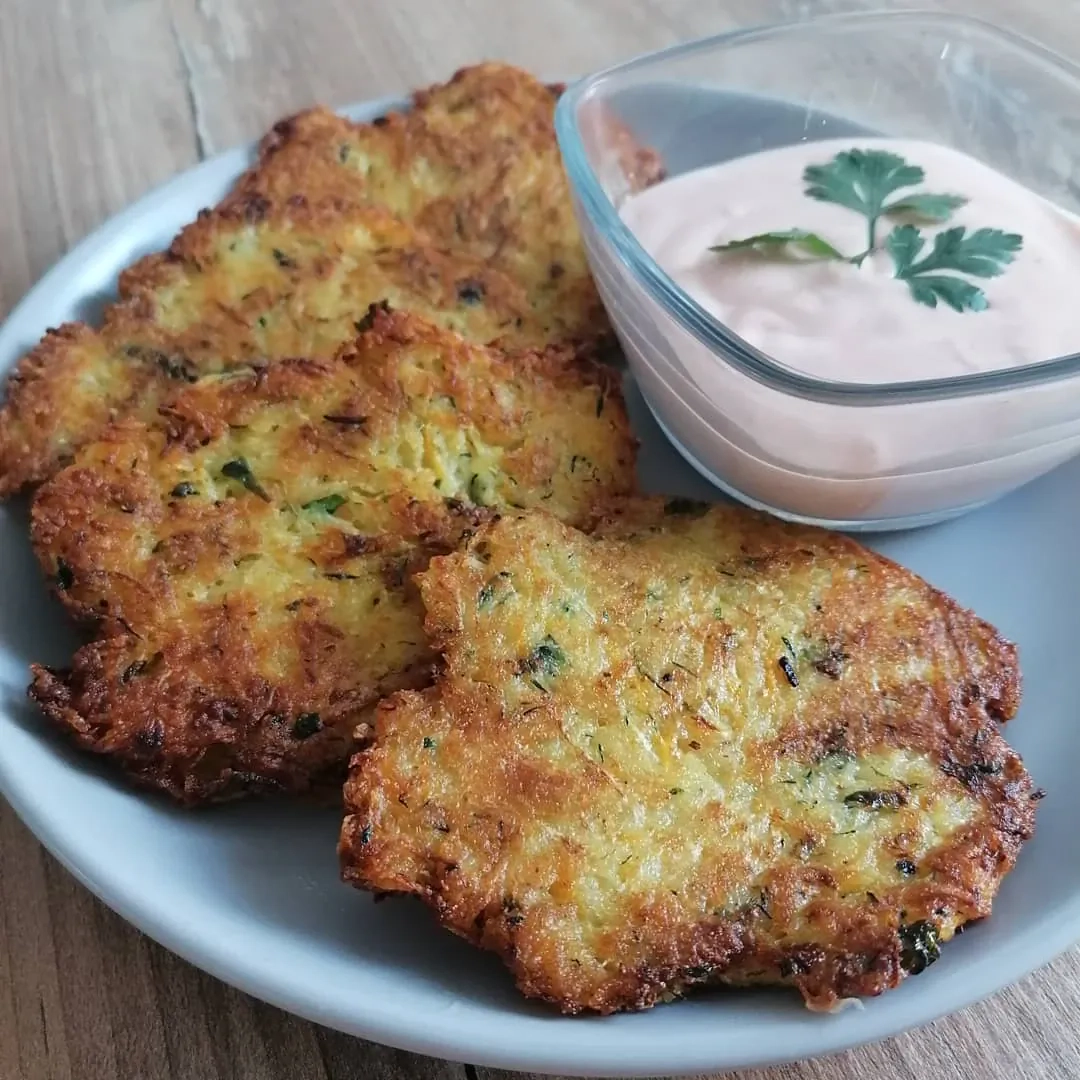 Traškūs bulviniai blynai su cukinijomis