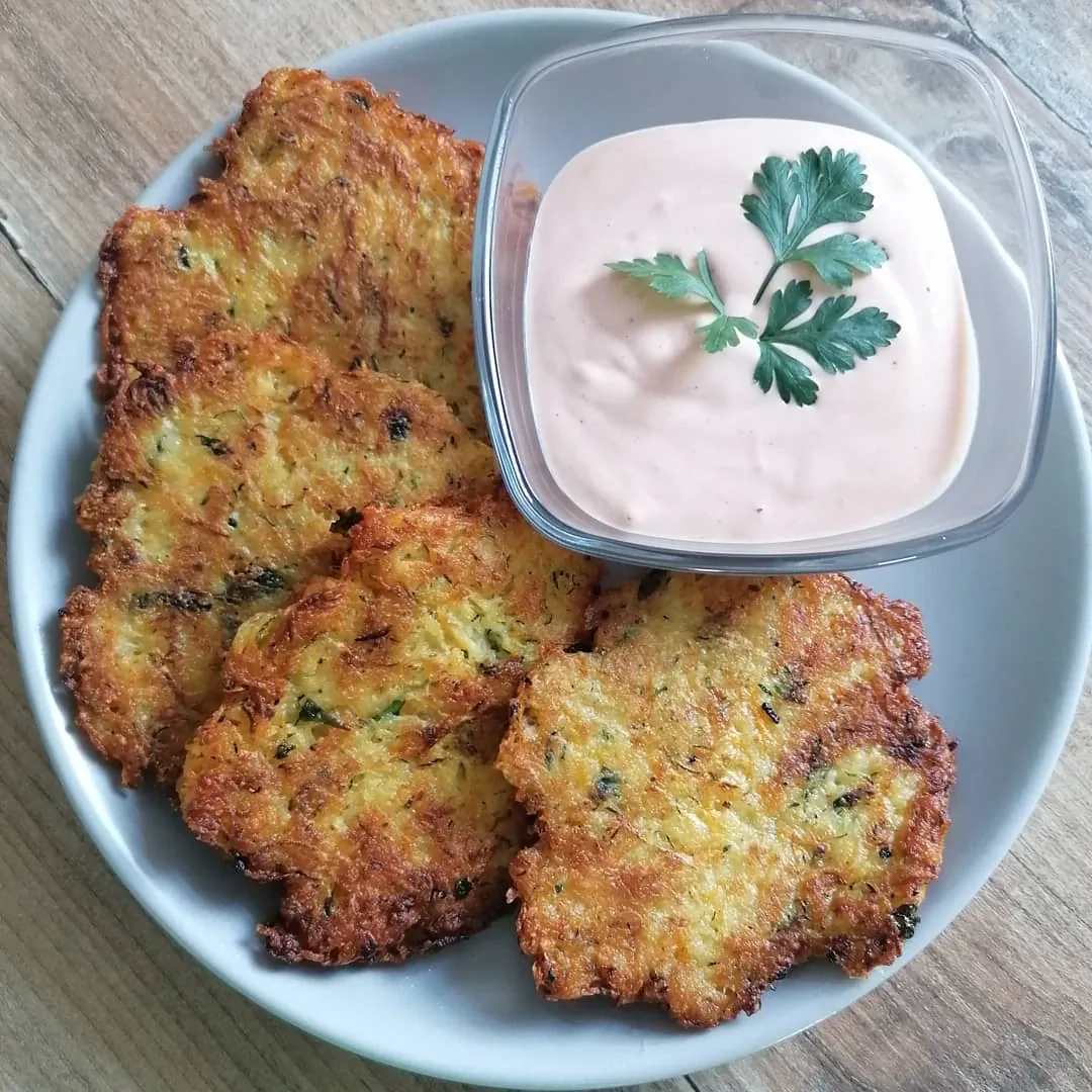 Traškūs bulviniai blynai su cukinijomis