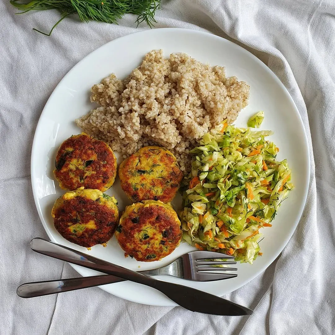 Minkšti ir purūs žuvies filė kotletai su batonu