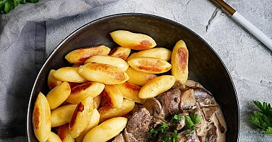 Troškintos jautienos kepenėlės grietinėlės padaže