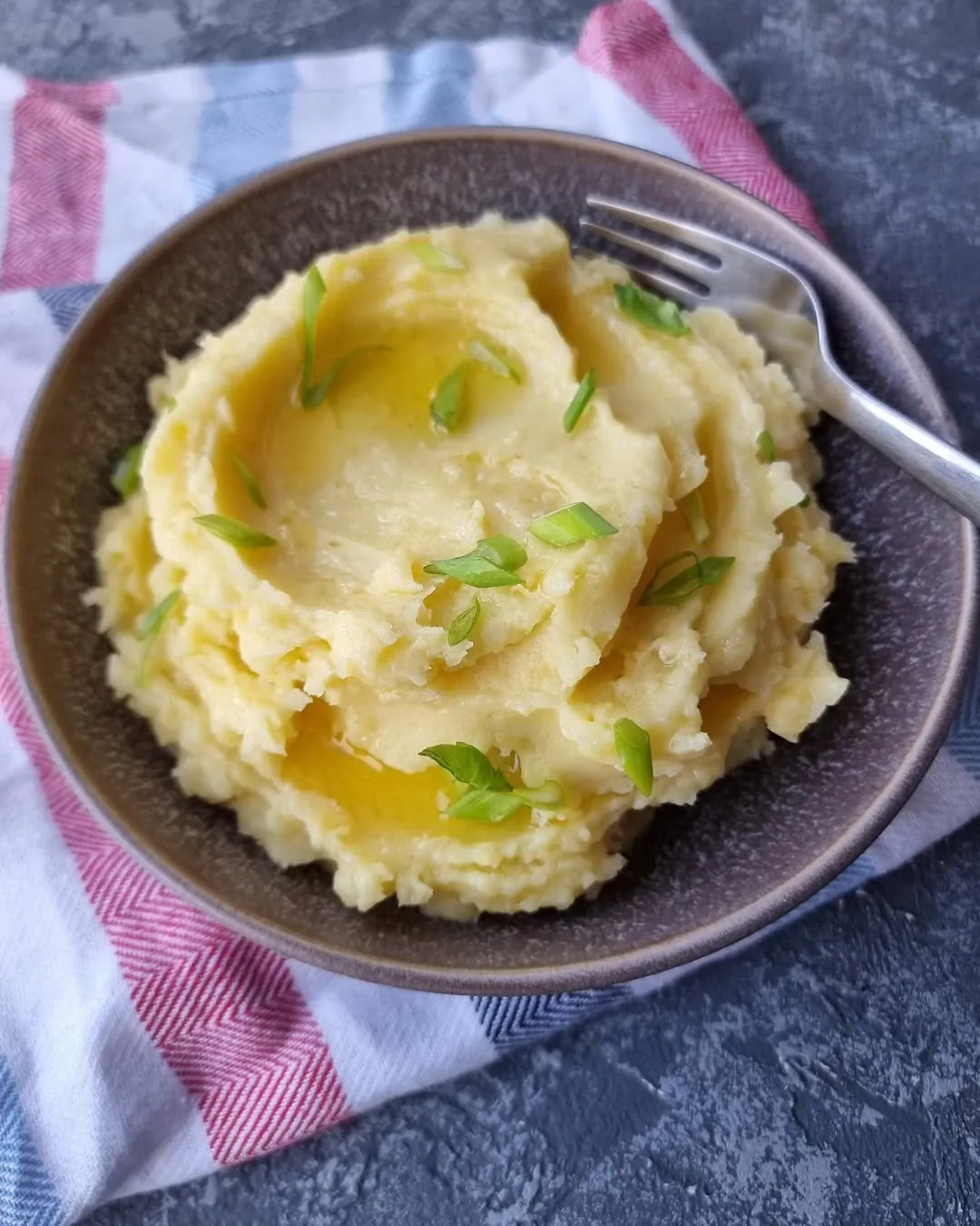 Bulvių košė su parmezano sūriu, grietinėle ir sviestu
