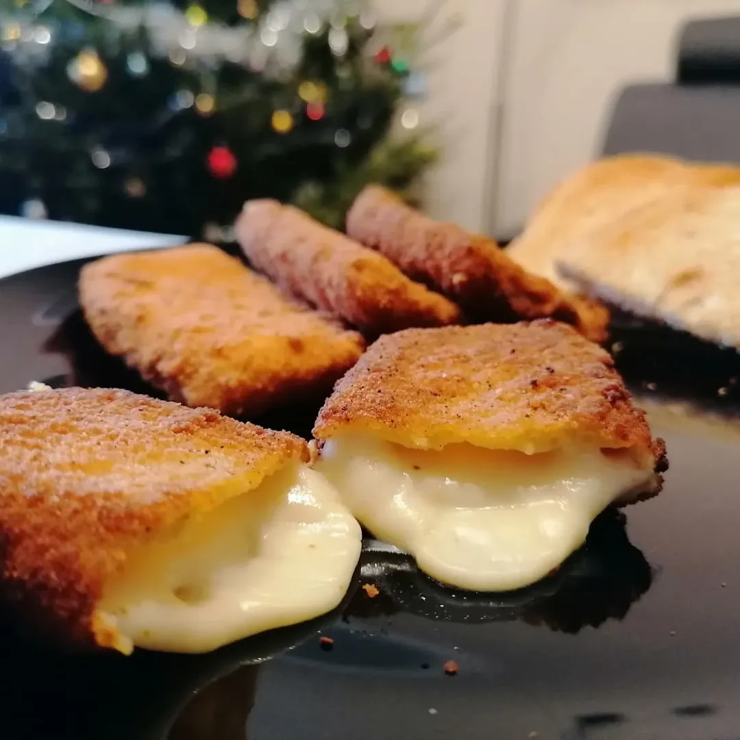 Gruzdintos mocarelos sūrio lazdelės su džiūvėsėliais pagal Beatą