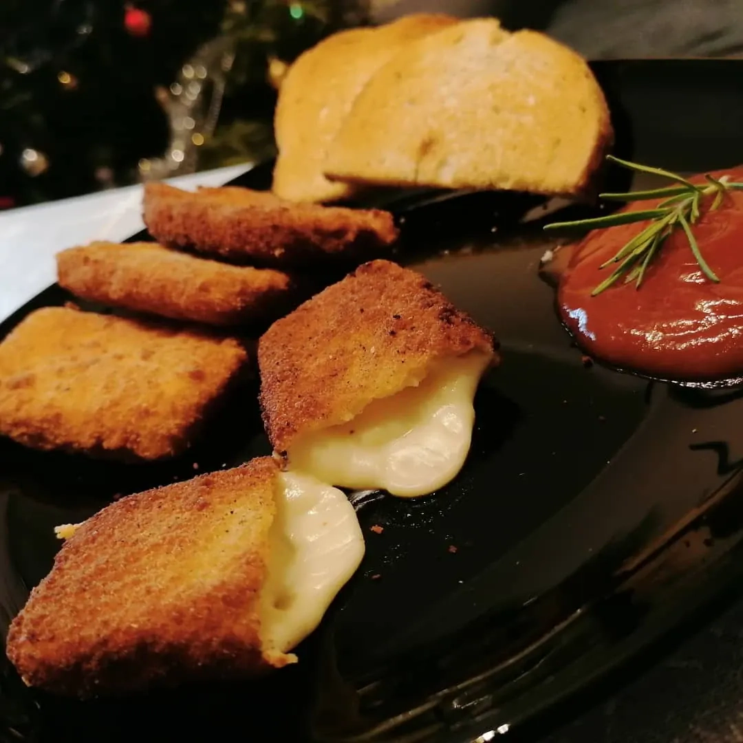 Gruzdintos mocarelos sūrio lazdelės su džiūvėsėliais pagal Beatą