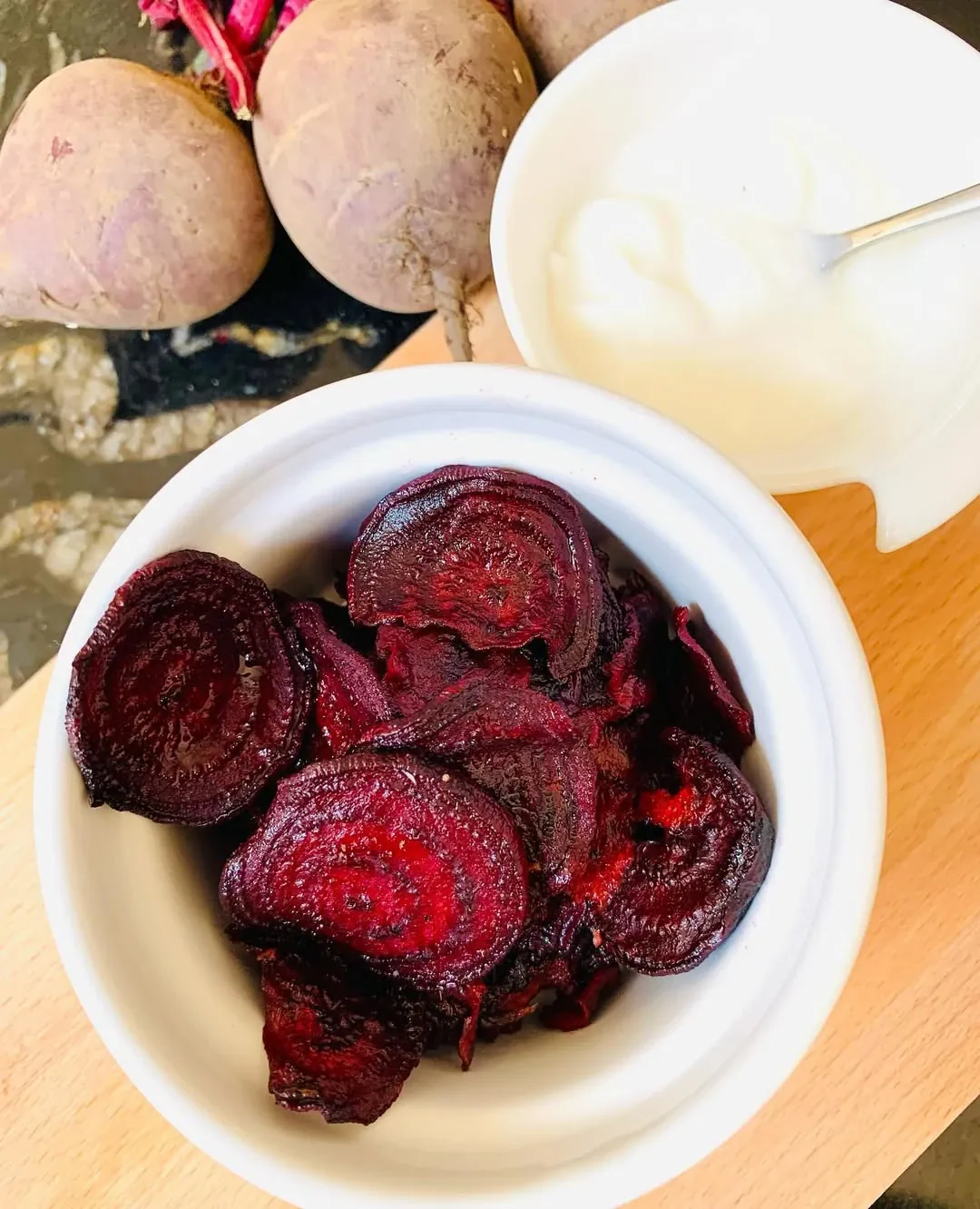 Burokėlių traškučiai - čipsai, kepti orkaitėje