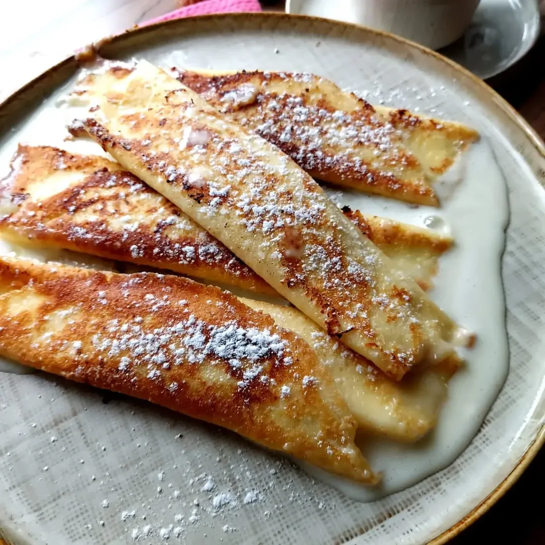 Lietiniai blynai su maskarpone ir baltu šokoladu