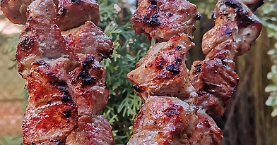 Šašlykai granatų sulčių marinate