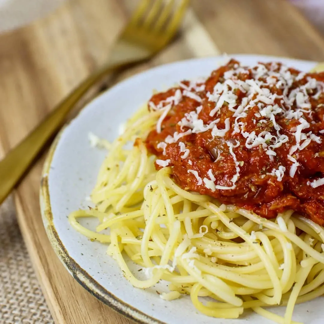 Makaronai su kreminiu tuno padažu Makaronai su kreminiu tuno padažu