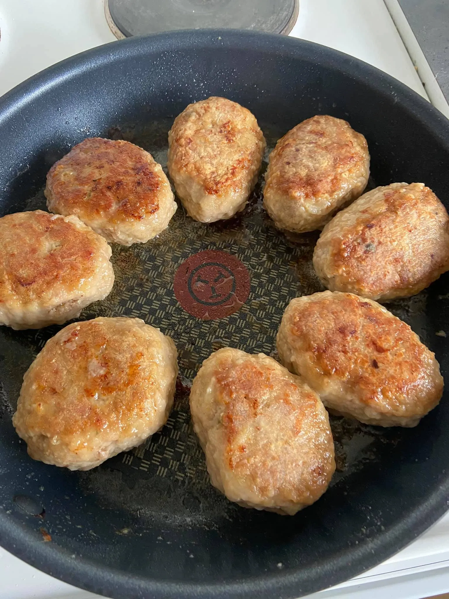 Kotletai su pievagrybiais ir sūriu