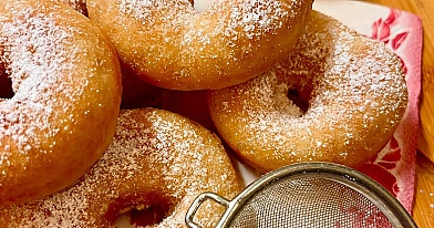 Paprastos spurgos su kondensuotu pienu