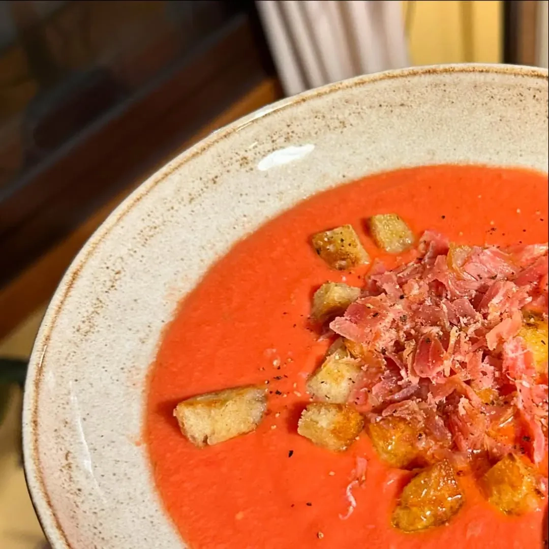 Salmorejo - šalta, kreminė pomidorų sriuba 🍲