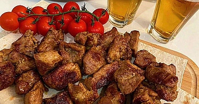 Kiaulienos sprandinės šašlyko marinavimas su citrinomis bei svogūnais