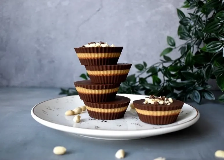 Šokolado ir riešutų kremo krepšeliai (aka reese’s)