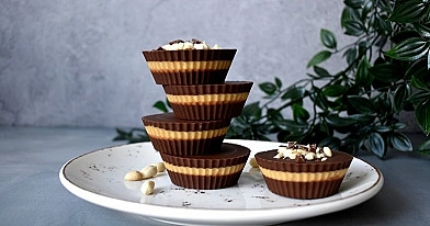 Šokolado ir riešutų kremo krepšeliai (aka reese’s)
