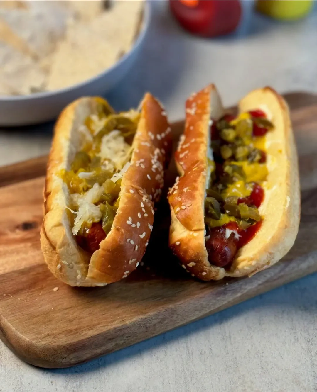 Apkepti naminiai dešrainiai orkaitėje - hot dogs