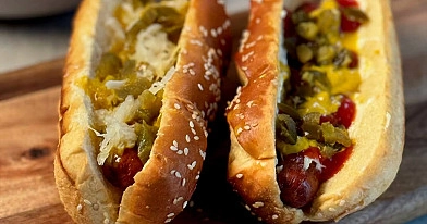 Apkepti naminiai dešrainiai orkaitėje - hot dogs