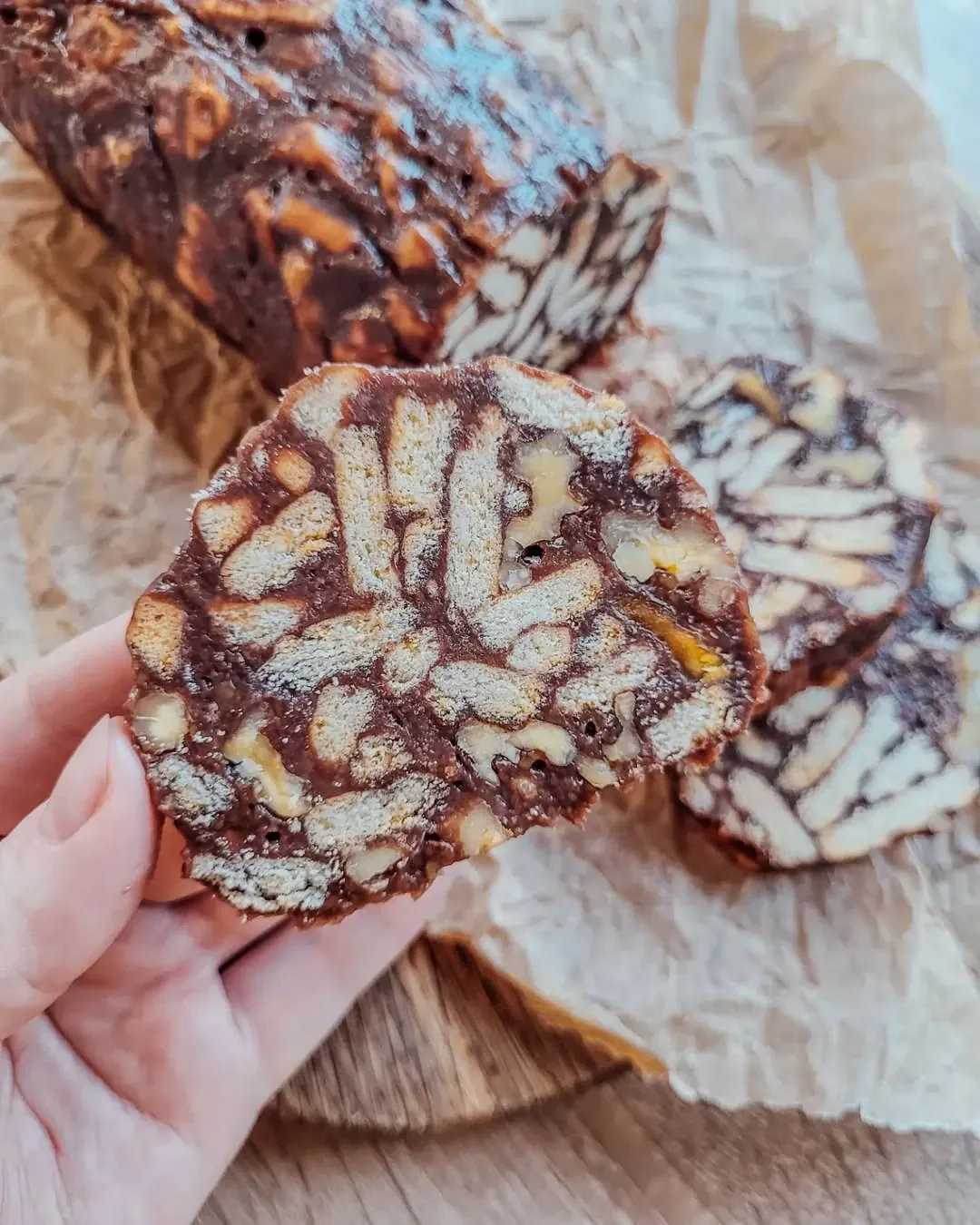 Tradicinis tinginys su pienu, sviestu ir kakava