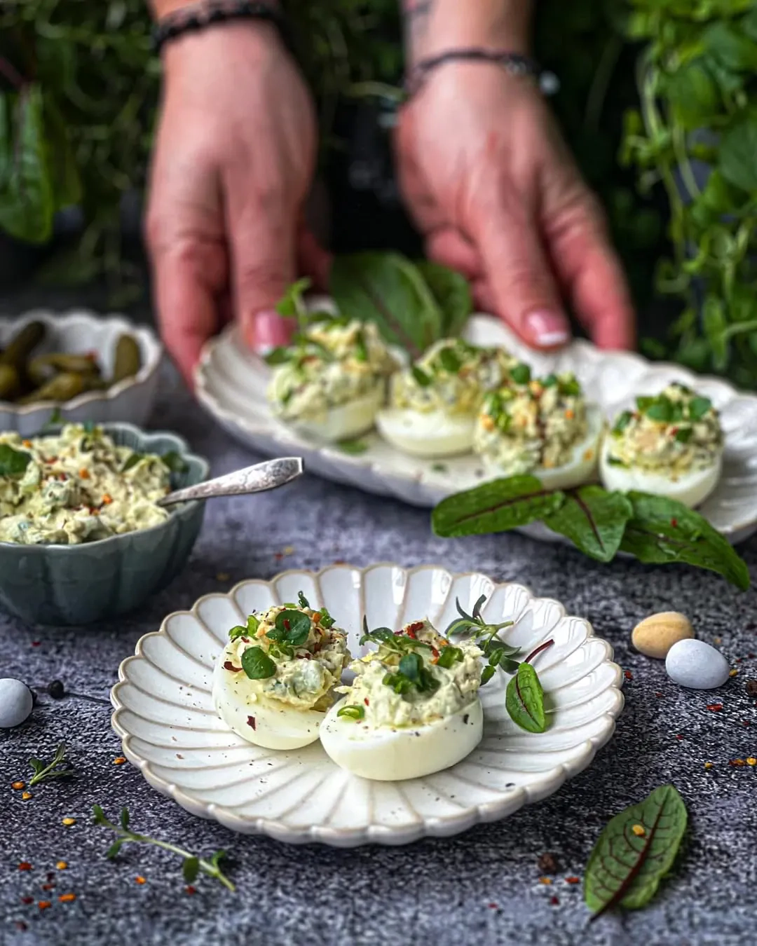 Įdaryti kiaušiniai "Senus laikus prisiminus" - su menkių kepenėlemis ir agurkais