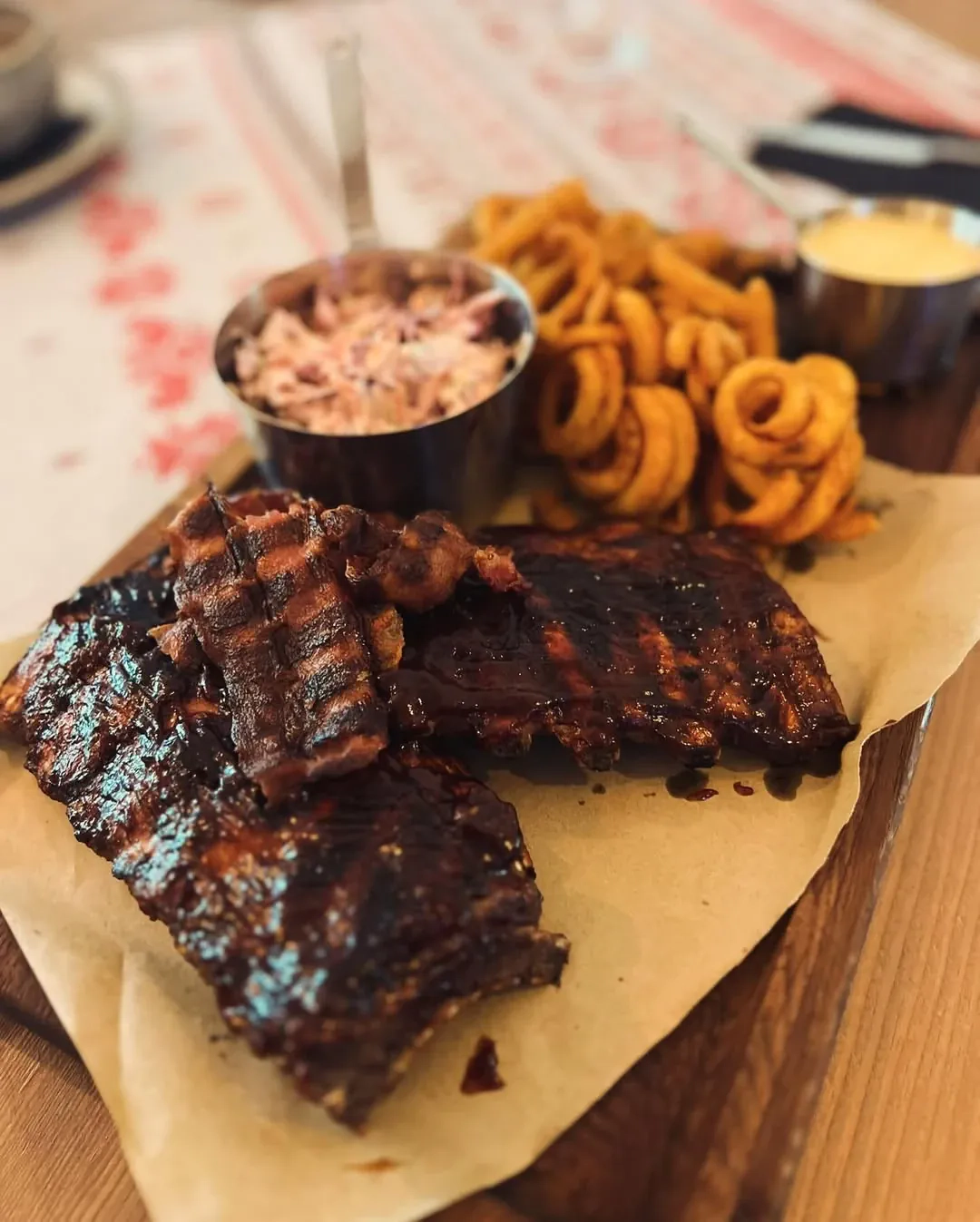 Marinuoti BBQ šonkauliukai orkaitėje