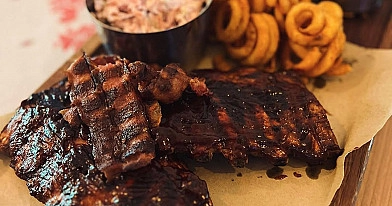 Marinuoti BBQ šonkauliukai orkaitėje