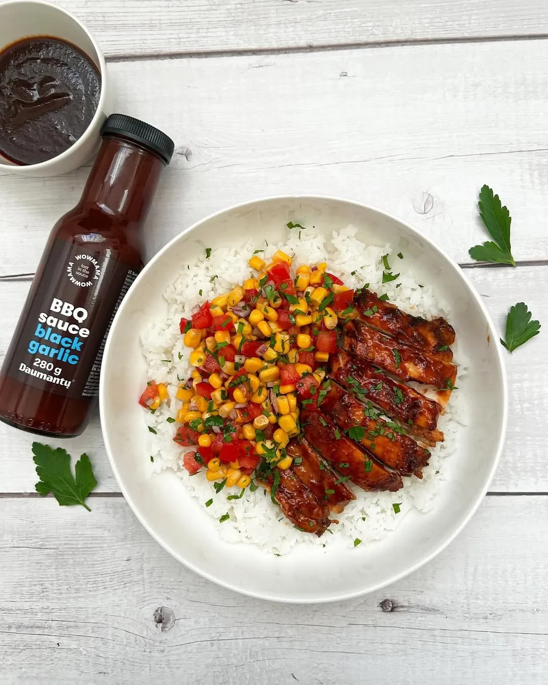 BBQ vištiena su kukurūzų salsa