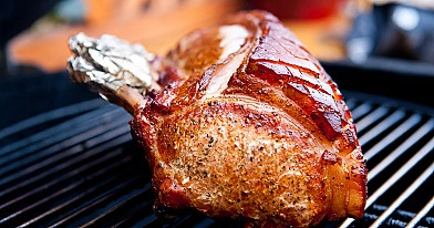 Kiaulienos šonkauliai su nugarine, kamado tipo grilyje