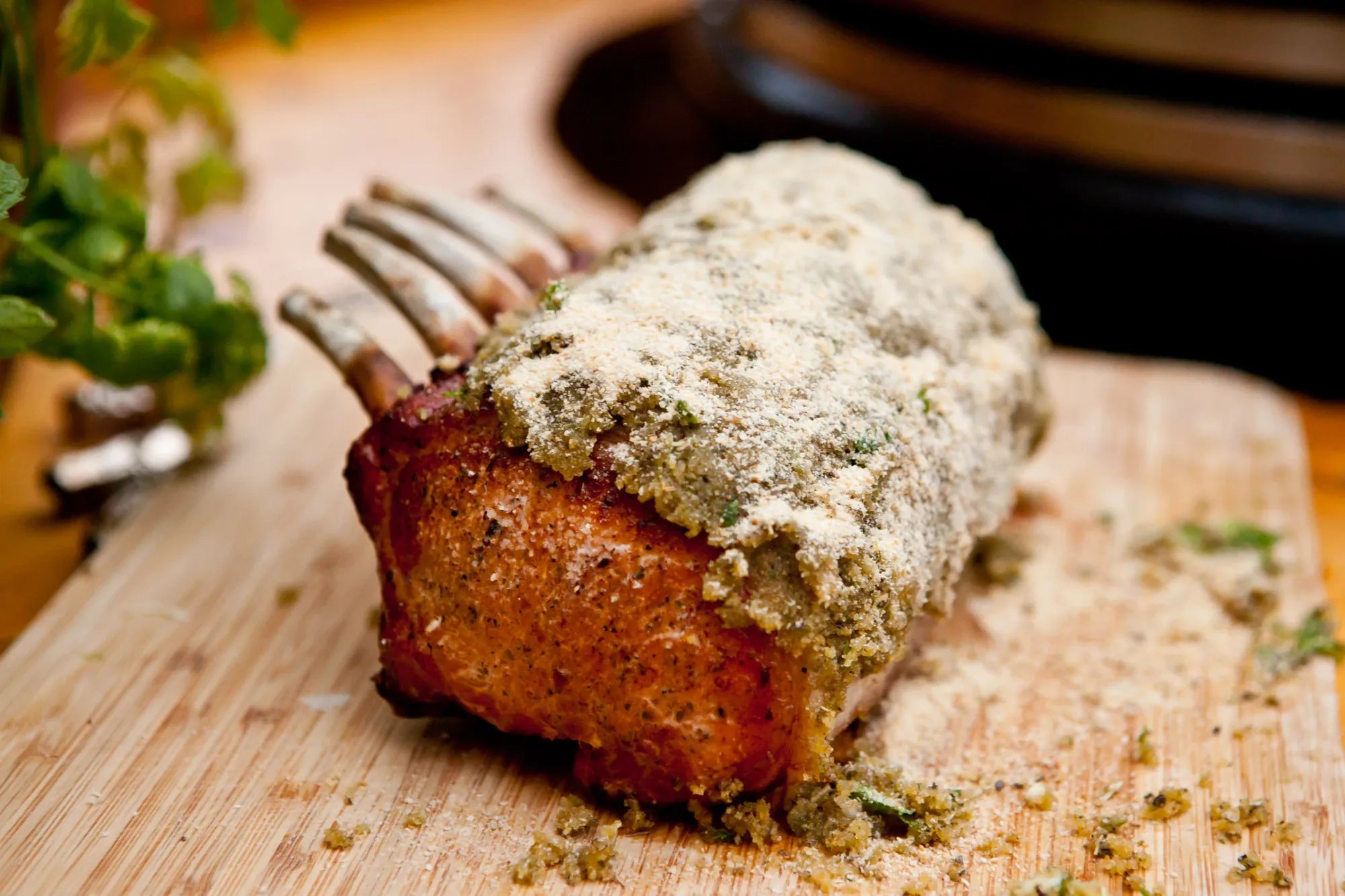 Kiaulienos šonkauliai su nugarine, kamado tipo grilyje