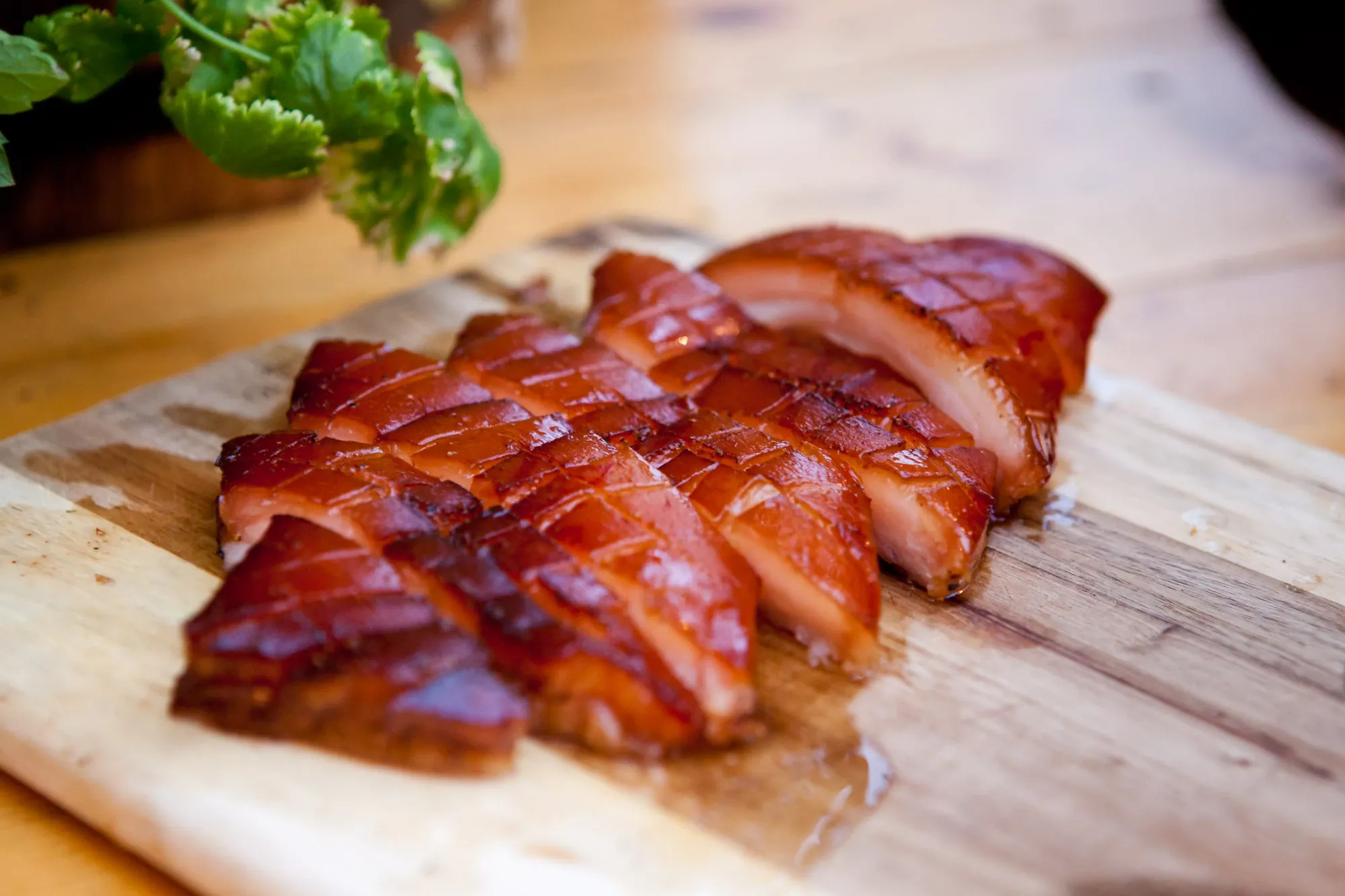 Kiaulienos šonkauliai su nugarine, kamado tipo grilyje