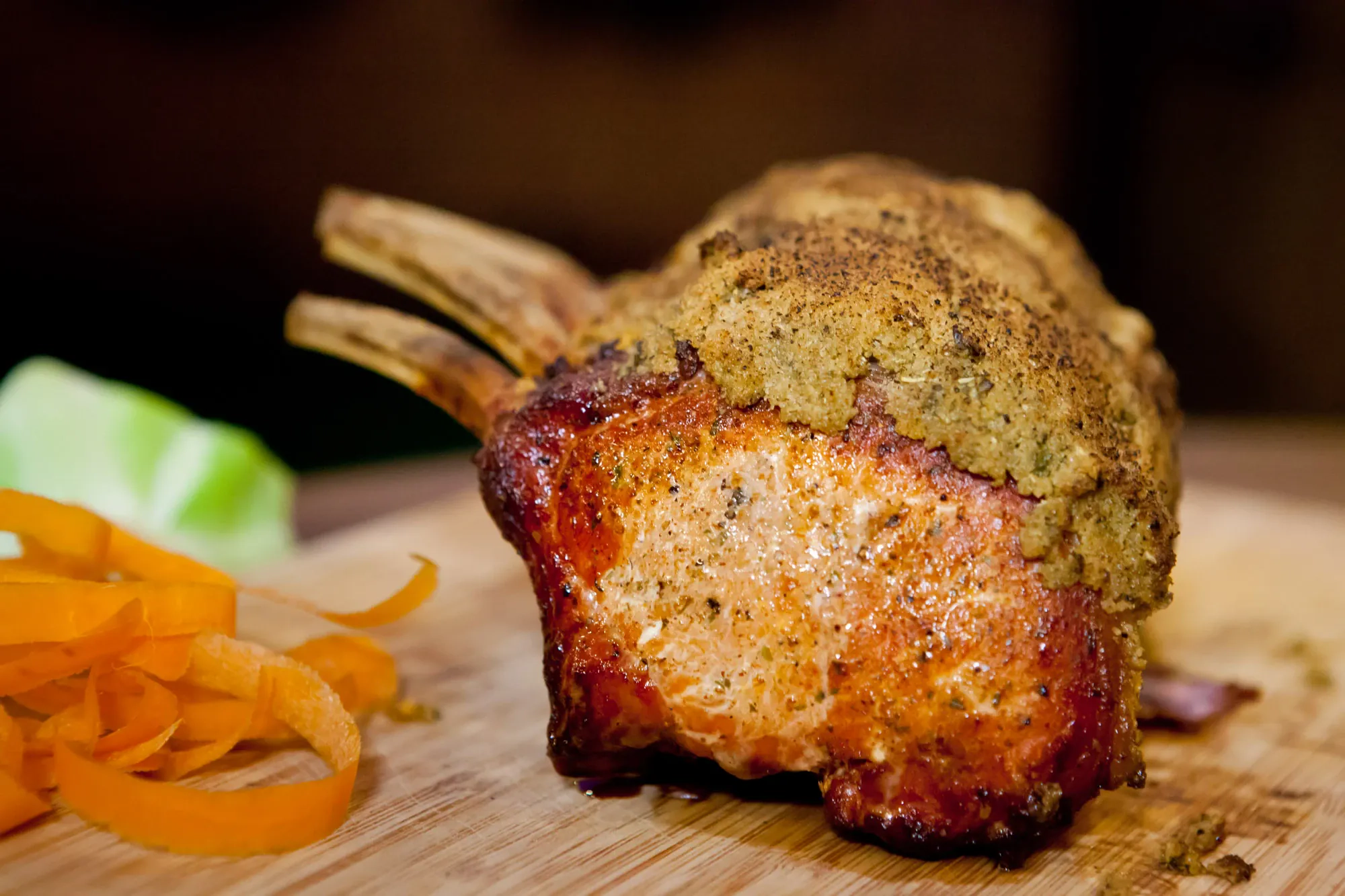 Kiaulienos šonkauliai su nugarine, kamado tipo grilyje