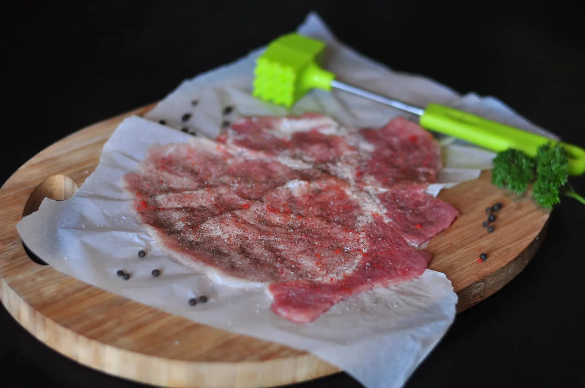 Vokiškas šnicelis iš kiaulienos išpjovos