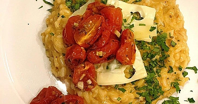 Keptų pomidorų ir ementalio risotto 🧀
