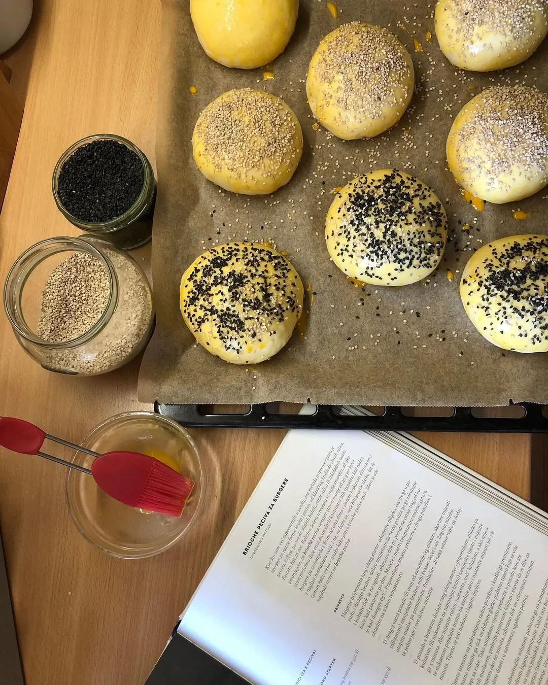 Burgerių / mėsainių brioche bandelės