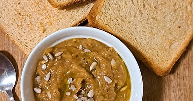 Baklažanų užtepėlė su kepintomis saulėgrąžomis 🍆