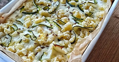 Sūrus varškės pyragas (apkepas) su cukinija 🥧