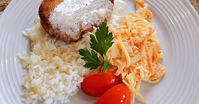 Lydekos maltinukai su sūrio padažu