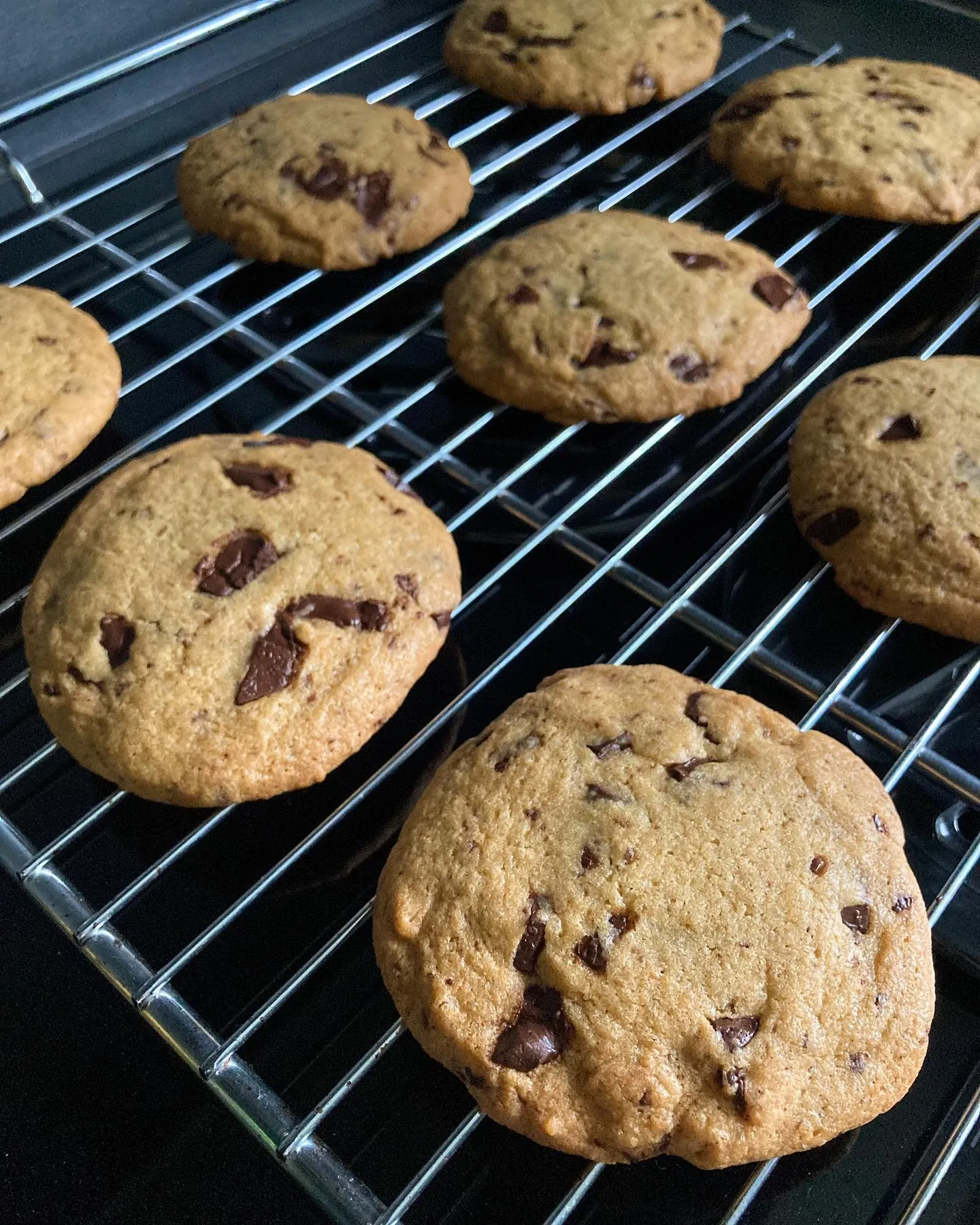 Paprasti sviestiniai sausainiai su šokoladu
