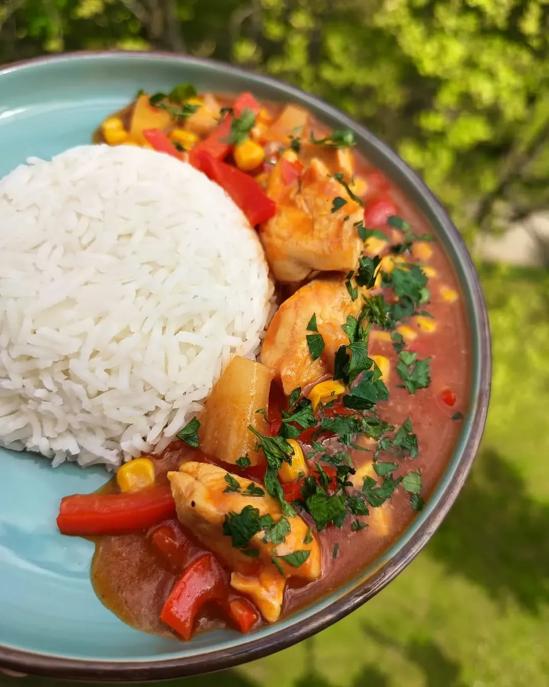 Kinietiška traški saldžiarūgštė vištiena su ananasais