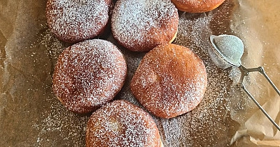 Skaniausios močiutės mielinės spurgos su sausomis mielėmis