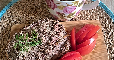 Naminė, rupi vištienos kepeninė - paštetas su morkomis ir pievagrybiais