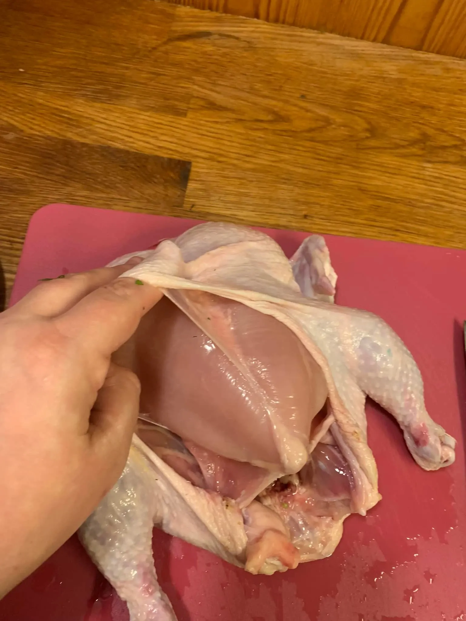 Kepta višta su česnakiniu sviestu ir žolelėmis